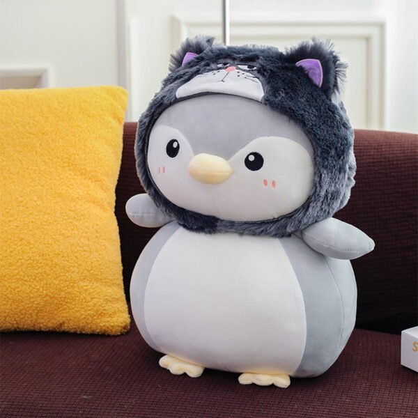 PINGUINO DISFRAZADO DE LUCIFER 100CM  FUNDA
