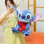 STICH SENTADO LAZO ROJO 60CM FUNDA