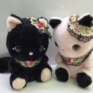GATO OJOS PERLA 22CM