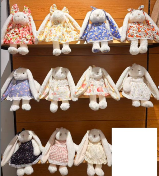 CONEJO VESTIDO Y OREJAS FLOREADOS 30CM